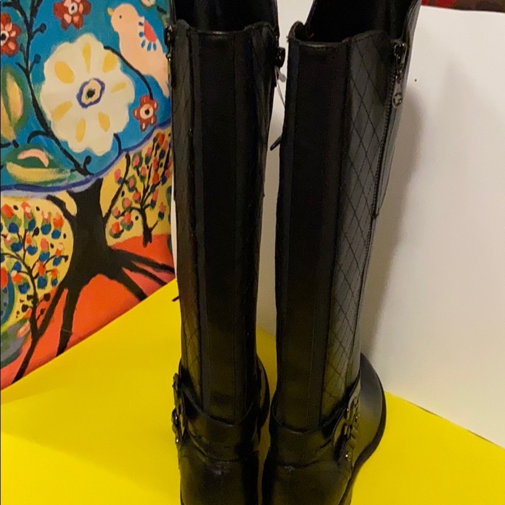 Boots - Picture 3 of 3